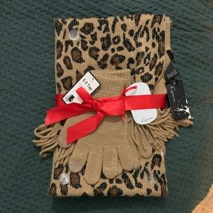 Leopard scarf and glove set